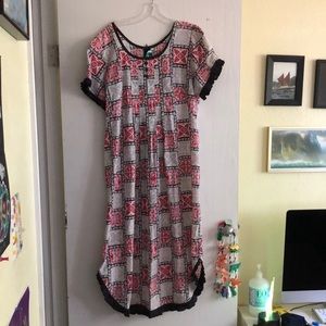 Vintage (90s?) style Muʻumuʻu